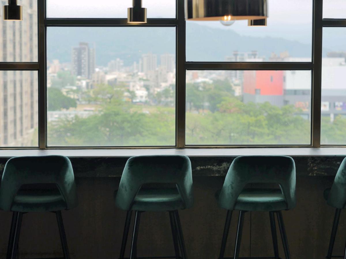 Modern Inn Taichung Exteriör bild