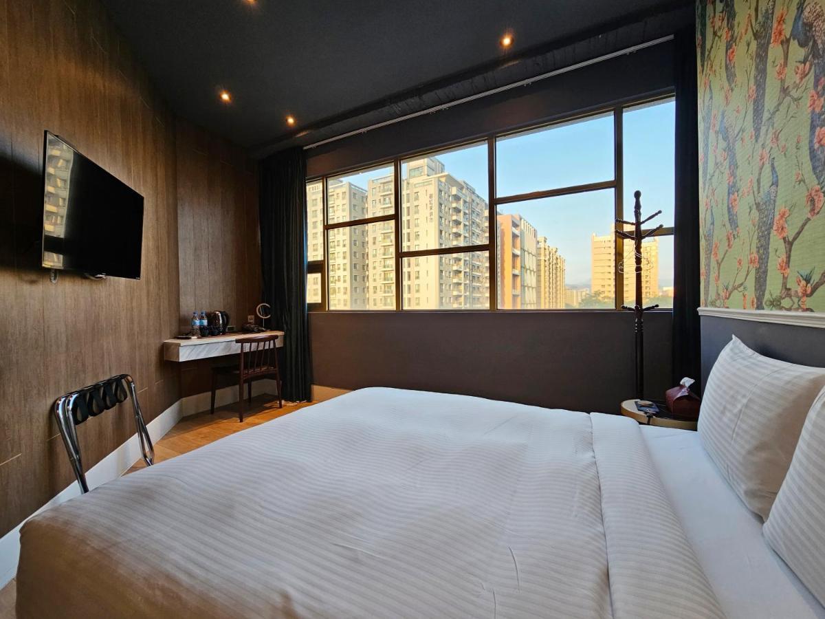 Modern Inn Taichung Exteriör bild