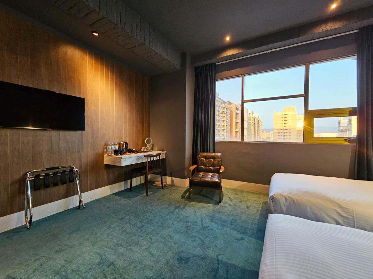Modern Inn Taichung Exteriör bild