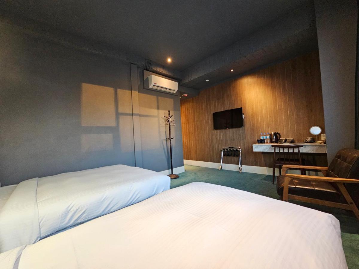 Modern Inn Taichung Exteriör bild