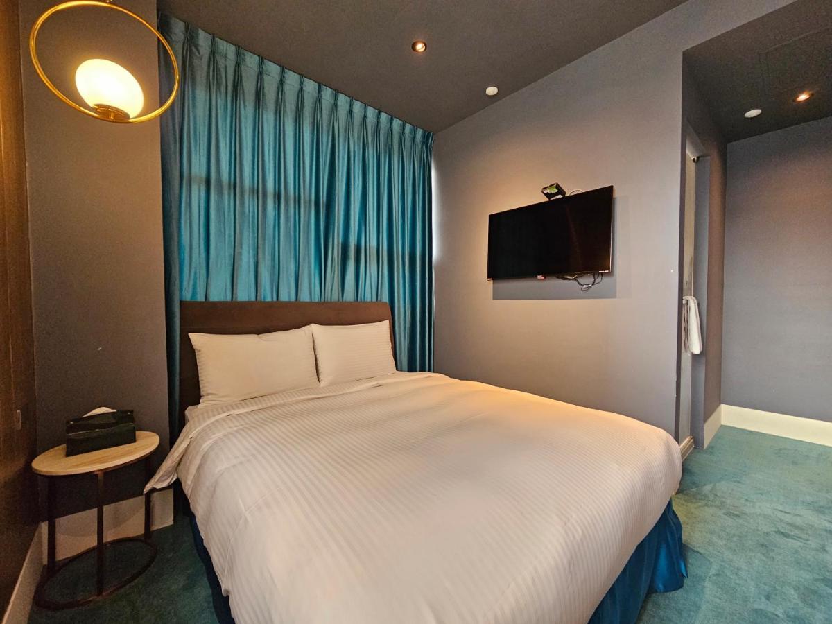 Modern Inn Taichung Exteriör bild